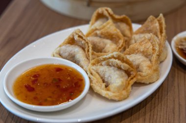 soslu kızarmış dimsum