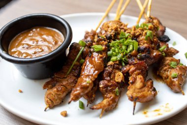 Fıstık soslu tavuk Satay