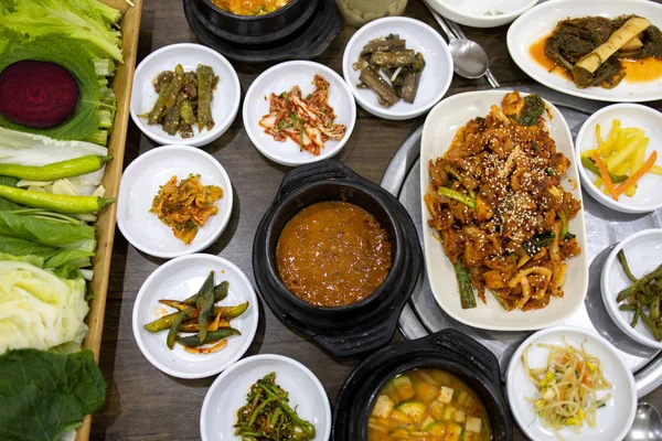 Κορεατικό στυλ διάφορα πλευρά πιάτα — Φωτογραφία Αρχείου