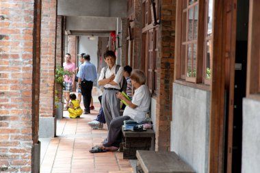 Ximen Bopiliao Historic Block'ta yürüyenler, Taipei city, Tayvan, Ağu 20, 2019