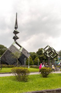 Barış Parkı'nda dolaşan insanlar, Taipei city, Tayvan, 21 Ağustos 2019
