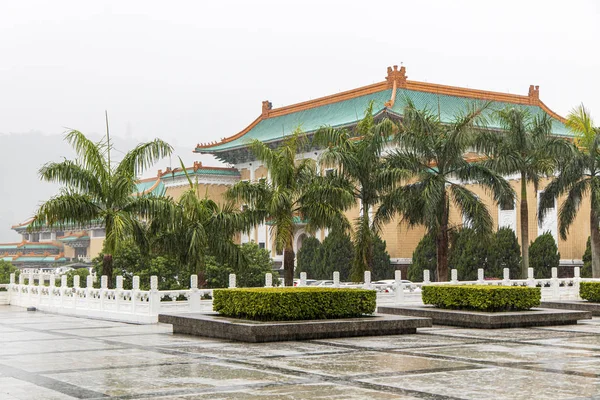 Chuva no museu do palácio nacional de Taiwan — Fotografia de Stock