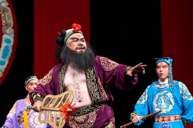 Taipeieye Aktör Li-Yuan Pekin Opera Tiyatrosu'nda Deniz Crossing Sekiz Ölümsüzler Efsanesi gerçekleştirmek, Taipei, Tayvan, Ağustos 23,2019