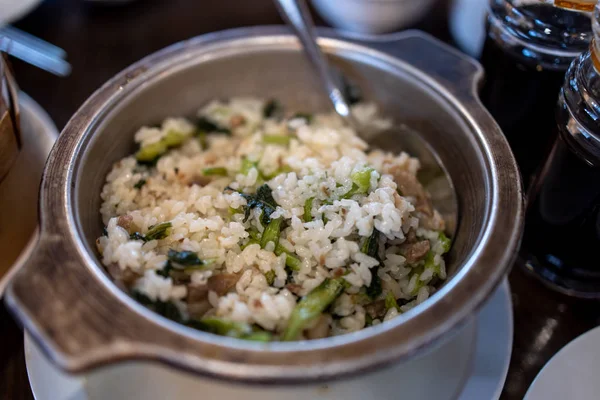 Arroz al vapor chino con cerdo y verduras — Foto de Stock