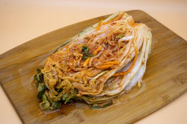 Tabakta Kore geleneksel lahana turşusu