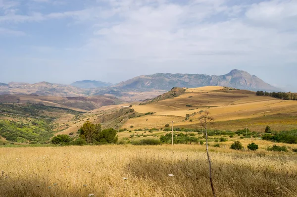 Θέα Στην Εξοχή Πεδία Και Λόφους Στην Περιοχή Του Ceria — Φωτογραφία Αρχείου