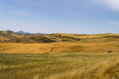 Kırsal, alanları ve tepeler Vicari Kuzey Sicilya bölgesinin görünümünü