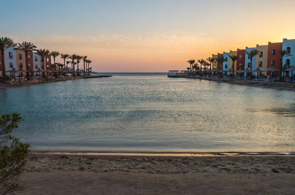 Veduta di una laguna del Mar Rosso all'alba — Foto Stock