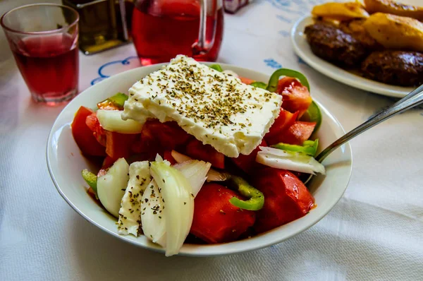 Görög saláta friss uborka, paradicsom, — Stock Fotó