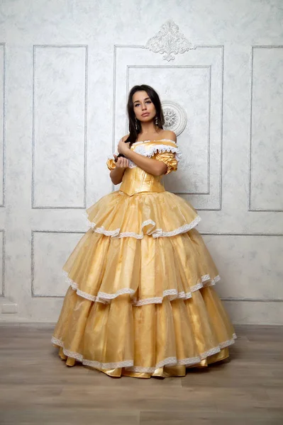 Girl Beautiful Vintage Dress Posing Studio Isolated Studio Portrait — Stock Photo, Image