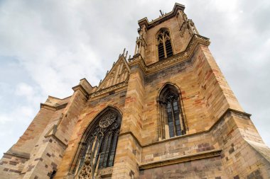 Colmar, Fransa 'nın kuzeydoğusunda, Haut-Rhin iline bağlı bir şehirdir.
