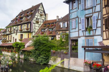 Colmar, Fransa 'nın kuzeydoğusunda, Haut-Rhin iline bağlı bir şehirdir.