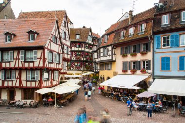 Colmar, Fransa 'nın kuzeydoğusunda, Haut-Rhin iline bağlı bir şehirdir.