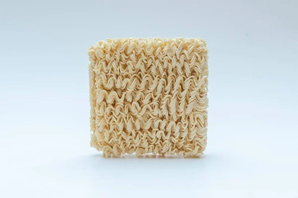 En iyi görünüm, beyaz arka plan üzerinde izole şehriye