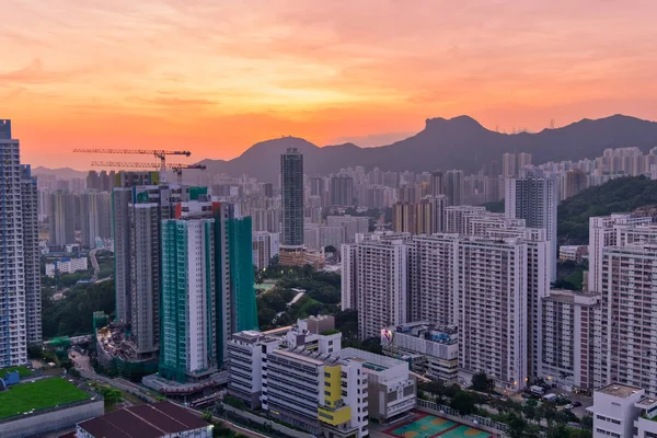 Kowloon Οικιστικών Κτιρίων Και Αστικών Ουρανοξύστες Κάτω Από Βουνό Λιοντάρι — Φωτογραφία Αρχείου