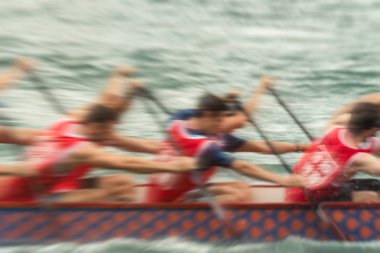 Dragon Boat Festivali hong kong sırasında yarış hareket bulanıklık Dragon Tekne