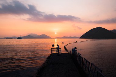 Repulse bay hong Kong Sunset Beach insan silüeti