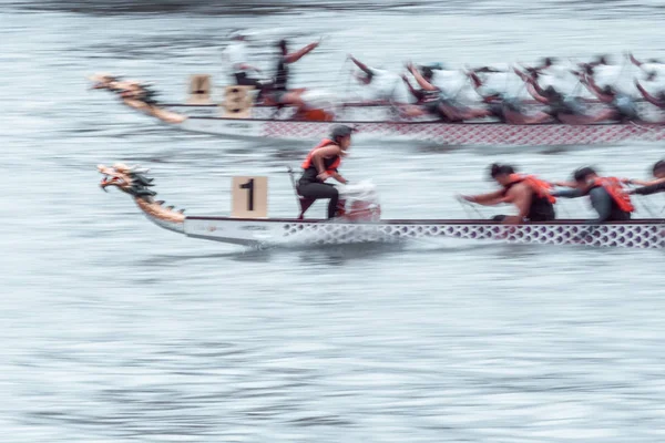 Dragon Tekne F sırasında yarış dinamik hareket bulanıklığı Dragon Tekne