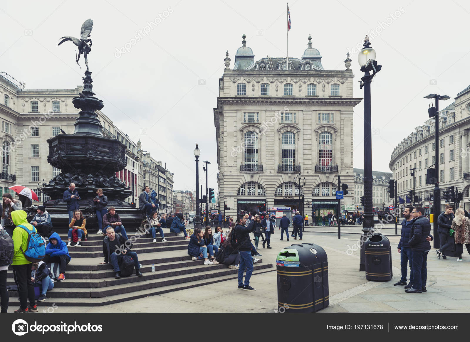16+ Busy Piccadilly Circus Night Images