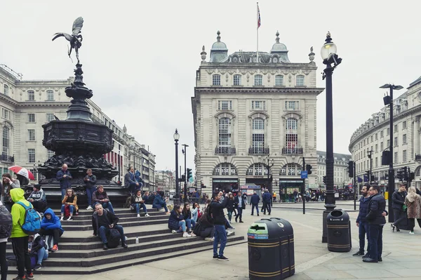 Лондон Великобритания Апрель 2018 Года Оживленная Сцена Piccadilly Circus Транспортный — стоковое фото