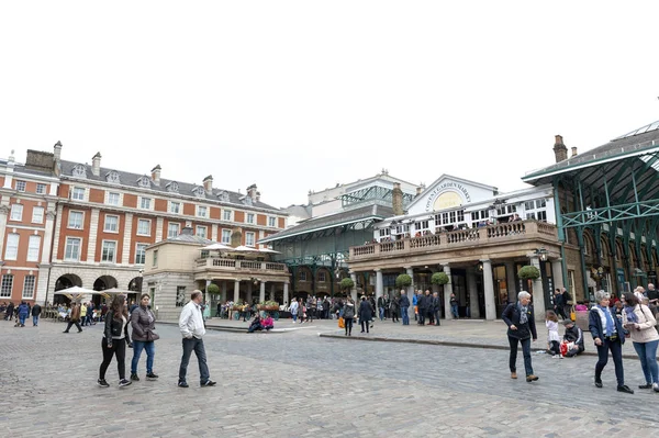 Londyn Kwietnia 2018 Targ Covent Garden Miejsce Modne Detalicznych Sklepów — Zdjęcie stockowe