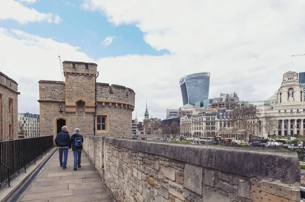 London Wielka Brytania Kwietnia 2018 Stare Budynki Wieże Obszarze Dziedzińca — Zdjęcie stockowe