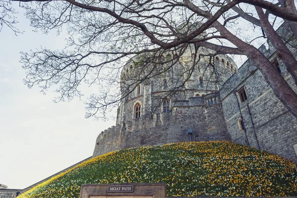 Windsor Storbritannien April 2018 Vallgrav Trädgård Edward Iii Tower Inuti — Stockfoto