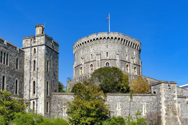Windsor, İngiltere - Nisan 2018: Orta Ward, Windsor Castle, bir kraliyet ikamet yeriydi Berkshire county, İngiltere, İngiltere'de Windsor, yuvarlak kulede