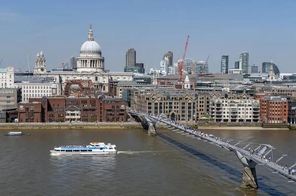 London Verenigd Koninkrijk April 2018 London Millennium Bridge Een Schorsing — Stockfoto