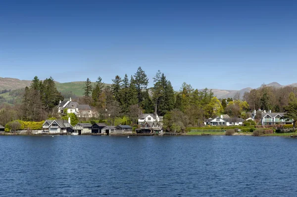 Gyönyörű Tóparti Falu Partján Windermere Tótól Festői Lake District Nemzeti — Stock Fotó