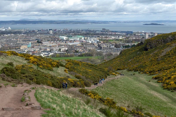 Edinburgh şehir Arthur koltuk, Edinburgh en yüksek noktasında Kuzey Denizi kıyı alanı doğru görünümünü Holyrood Park, İskoçya, İngiltere'de bulunan