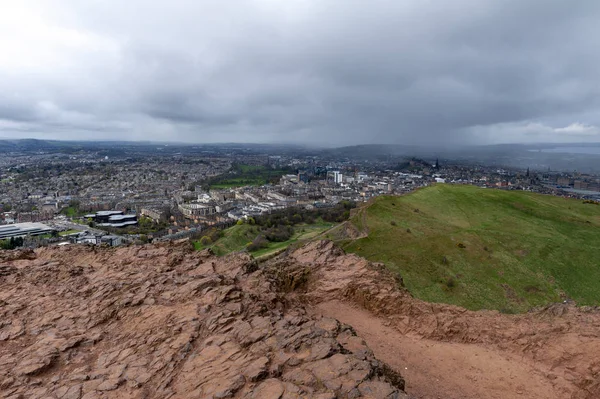 Utsikt Över Edinburgh City Från Arthur Seat Den Högsta Punkten — Stockfoto