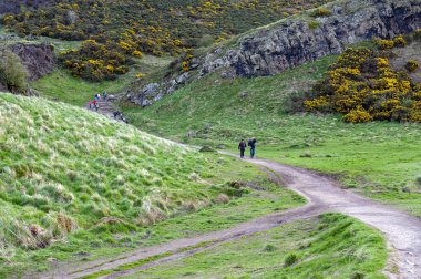 Holyrood Park, İskoçya, İngiltere dağcılık rota Arthurs koltuk, en yüksek noktası Edinburgh kadar hills çimenli yamaçları yürüyüş turistik yer