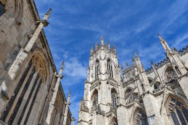 Ayrıntılı oyma üzerinde dış bina, York Minster, İngiliz Gotik mimari tarzında inşa tarihi katedral York City, İngiltere, İngiltere'de bulunan