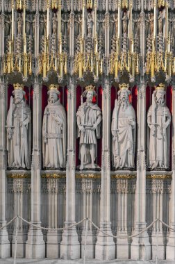 York, İngiltere - Nisan 2018: The15th yüzyıl taş ekrana fatih altıncı Henry için Kings NEF ve York Minster William dan İngilizce kralların on beş rakamlar tasvir katedral içinde koro arasında kapadı ekran adı
