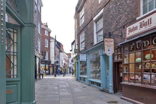 York Inglaterra Abril 2018 Tiendas Largo Calle Minster Gates Cerca — Foto de Stock