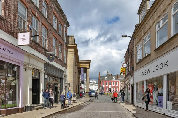 York England April 2018 Einkaufsviertel Entlang Der Blake Street Richtung — Stockfoto