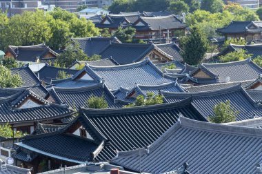 Jeonju Hanok köyü Jeonju, Güney Kore - Eylül 2018: görünüm 2010 yılında bir uluslararası yavaş şehir olarak belirlenmiş Kore geleneksel evleri ile popüler turistik cazibe