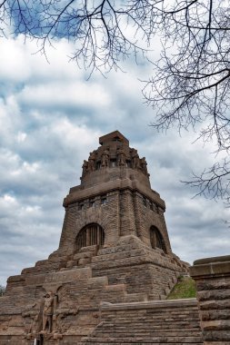 Leipzig, Almanya - Ekim 2018: Almanya'nın Leipzig Şehrinde Altıncı Koalisyon Savaşı'nda Napolyon'un yenilmesinin anısına yapılan Uluslar Savaşı Anıtı