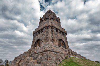 Leipzig, Almanya - Ekim 2018: Almanya'nın Leipzig Şehrinde Altıncı Koalisyon Savaşı'nda Napolyon'un yenilmesinin anısına yapılan Uluslar Savaşı Anıtı