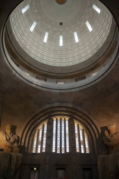 Leipzig, Alemania - Octubre 2018: Interior del Monumento a la Batalla de las Naciones, memorial de la derrota de Napoleón en la Guerra de la Sexta Coalición en la ciudad de Leipzig en Alemania — Foto de Stock