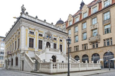 Leipzig, Almanya - Ekim 2018: Eski Borsa'nın Tarihi Barok tarzı binası Leipzig, Almanya'daki Naschmarkt Plaza'da