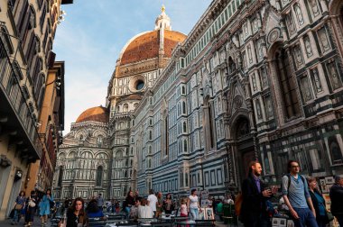 Floransa, İtalya - Ekim 2019: Floransa Çiçekli Aziz Mary Katedrali (Santa Maria del Fiore), eski Floransa, İtalya 'da yer alan güzel bir Roma Katolik kilisesi ve turizm simgesi.