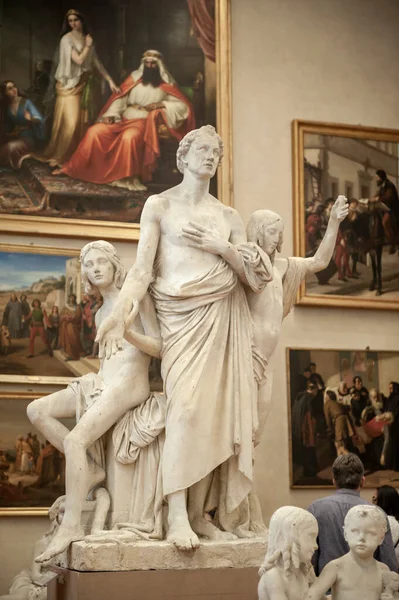 Floransa, İtalya - Ekim 2019: Lorenzo Bartolini 'nin alçı kalıpları Galleria dell' Accademia di Firenze 'deki Gipsoteca Bartolini' de sergilendi (Floransa Akademisi Galerisi), Floransa, İtalya