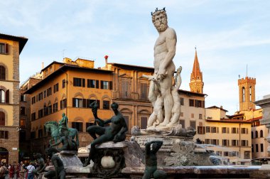 Floransa, İtalya - Ekim 2019: Neptün Çeşmesi (Fontana del Nettuno) Piazza della Signoria (Signoria Meydanı) 'nda, Palazzo Vecchio, Floransa, İtalya