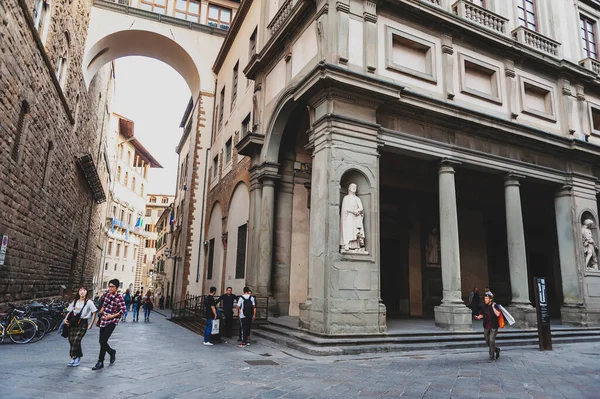 Florencie Itálie Říjen 2019 Turisté Procházející Galerie Uffizi Muzea Umění — Stock fotografie