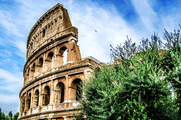 Una Veduta Dell Antico Maestoso Colosseo Contro Cielo Blu Con — Foto Stock
