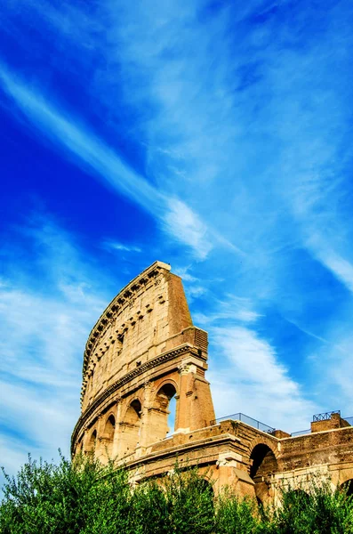 Colosseo Contro Cielo Blu Roma Italia — Foto Stock