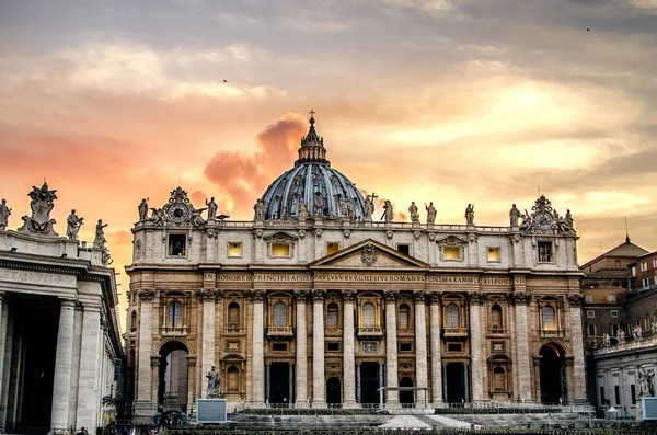 Basílica São Pedro Fundo Belo Céu Pôr Sol Vaticano — Fotografia de Stock