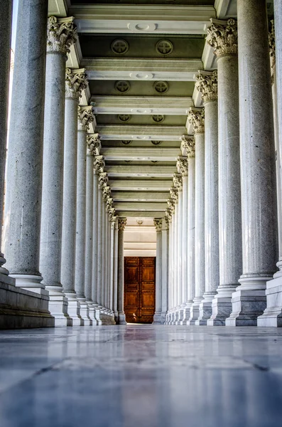 Corredor Com Colunas Altas Basílica San Paolo Roma Itália — Fotografia de Stock